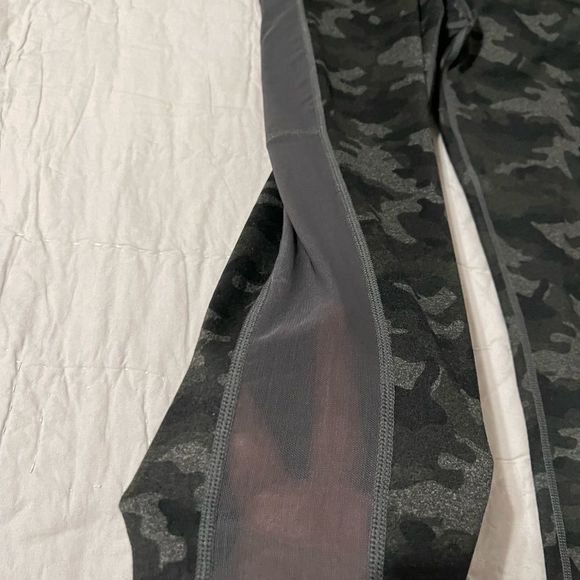 Fabletics Powerhold Athletic Leggings Green Camo Pull On Legging Pant - Picture 3 of 10